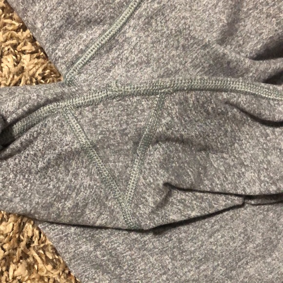 LULULEMON LEGGINGS size 6 medium waist - Picture 4 of 5